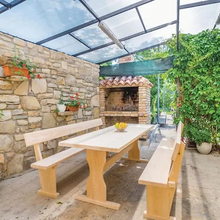Nyaraló Spacious Holiday In With Private Pool *