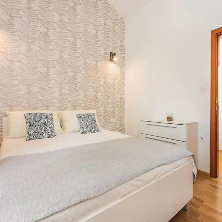 Spacious Holiday In With Private Pool *