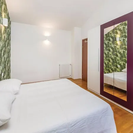Spacious Holiday In With Private Pool Susnjevica